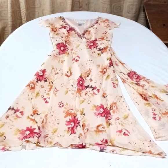 Adrianna Papell Floral Dress in Cream and Pink - Picture 1 of 12